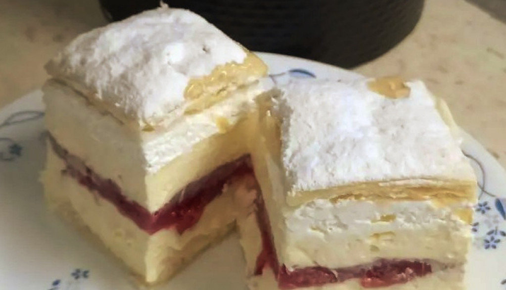 RAJ ZA SLADOKUSCE Francuska krempita sa voćem sladi i osvežava u isto vreme!