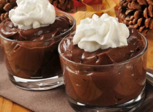 FANTASTIČNA POSLASTICA Recept za domaći puding koji je lepši od kupovnog