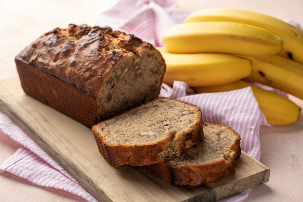NAJUKUSNIJI BANANA HLEB Mekani kolač koji odlično ide uz kafu