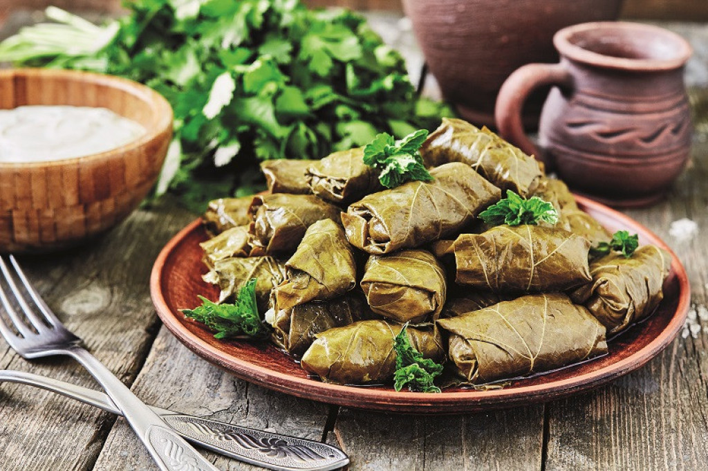 STARI RECEPT SA JUGA SRBIJE Sarmice od vinove loze osvojiće vaša čula