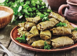 STARI RECEPT SA JUGA SRBIJE Sarmice od vinove loze osvojiće vaša čula