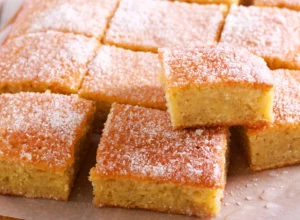 JOGURT KOLAČ Brzi mekani biskvit sa merama na čaše, svima uspe!