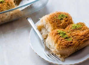 Jednostavan recept za orijentalni kolač BOSANSKI KADAIF, koji se pravi od lako dostupnih sastojaka