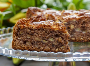 Jednostavan a ukusan KOLAČ OD JABUKA I ORAHA koji se jede bez griže savesti ukoliko pazite na kilograme