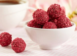 RECEPT ZA DOMAĆE PRALINE Crveni slatki zalogaji koji osvajaju i izgledom i ukusom