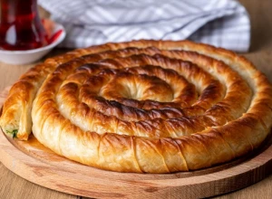 POJEŠĆETE CEO PLEH Slasni burek sa spanaćem je em zdrav em ukusan