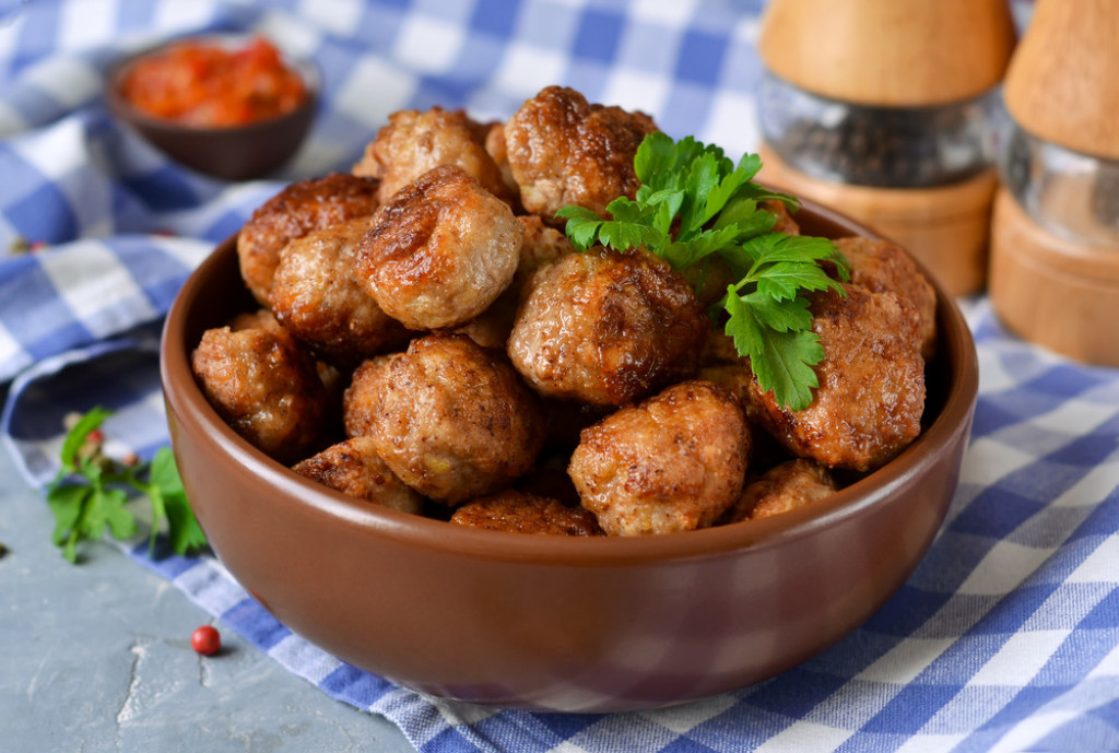 RECEPT ZA ĆUFTE IZ RERNE Preukusni zalogaji od mesa koji idu uz sve, a imaćete ručak za dva dana!
