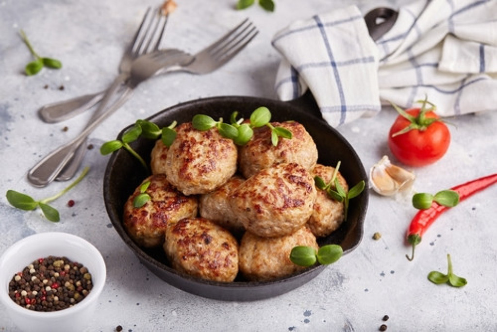 Najbolji recept za šnicle od mlevenog mesa koje mogu da ostanu pufnaste i sočne po nekoliko dana