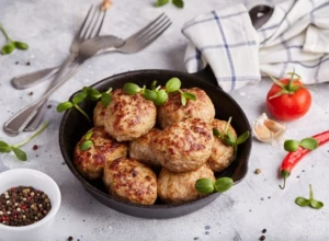Najbolji recept za šnicle od mlevenog mesa koje mogu da ostanu pufnaste i sočne po nekoliko dana