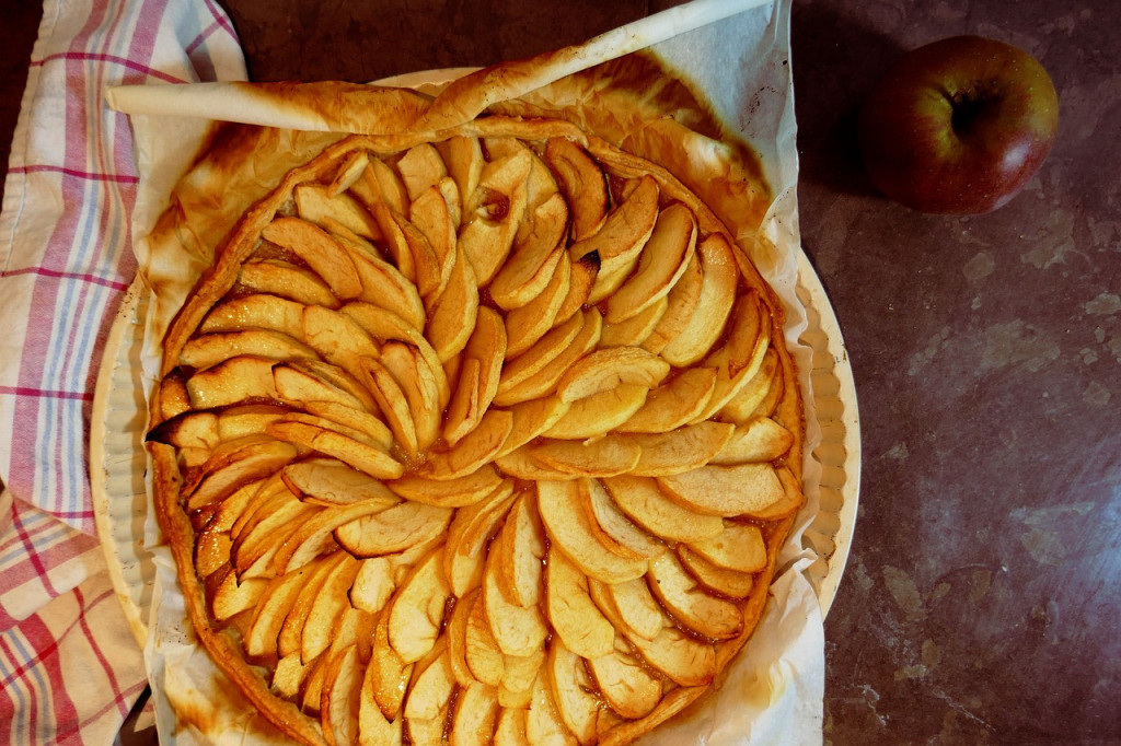 NEVEROVATAN FRANCUSKI RECEPT Ko može da odoli slasnom tartu od jabuka?