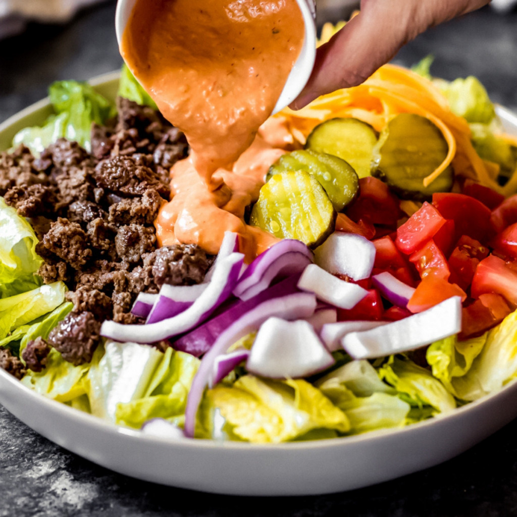 DOMAĆA BIG MEK SALATA Neodoljivo podseća na popularni hamburger