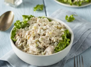 FENOMENALNA PILEĆA SALATA Slasan obrok kome nećete moći da odolite