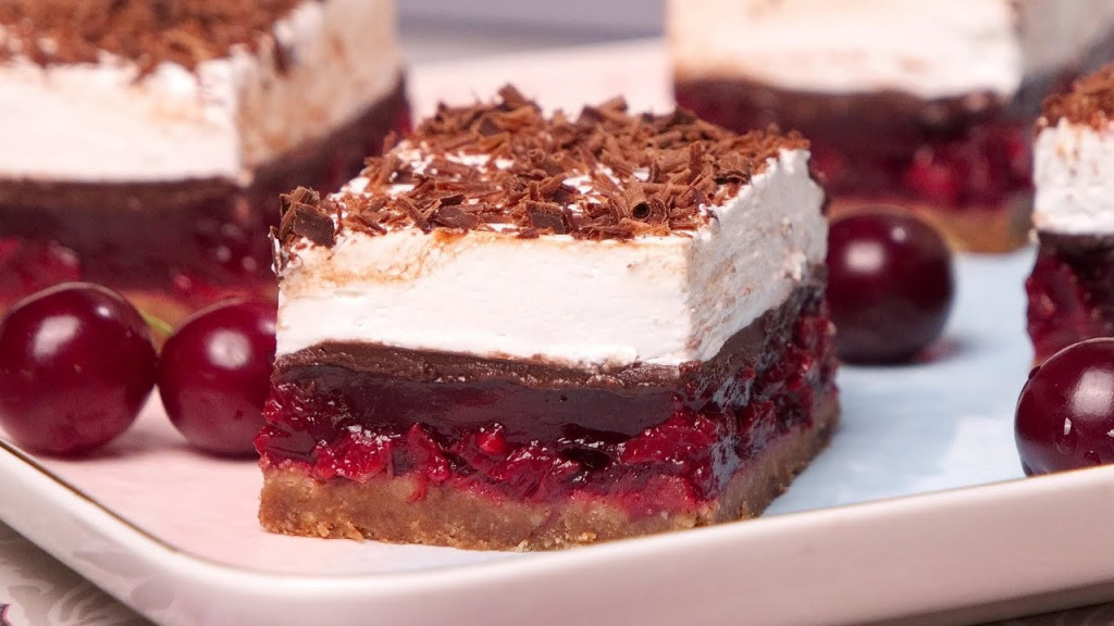 UVEK PRAVI IZBOR Torta sa višnjama i dva krema - fenomenalna kombinacija ukusa, a ne peče se