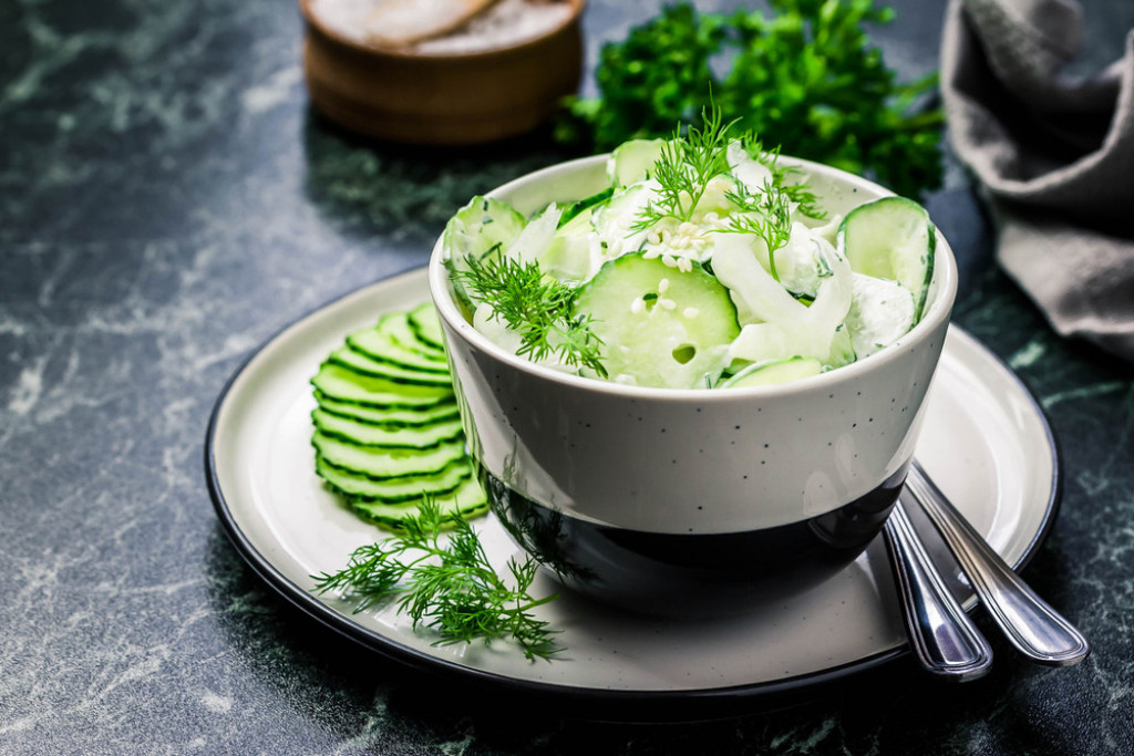 OSVEŽAVA, A NE GOJI Kremasta salata od krastavca sa mirišljavim začinima