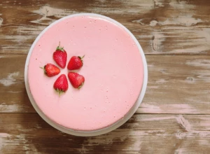 Brza i prefina kremasta torta od keksa i jagoda tako lagana a tako ukusna