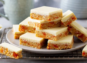 KOLAČ KOJI SE NE PEČE Neodoljive rum kocke sa belom čokoladom, gotove očas posla!