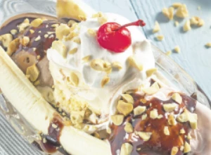 POSLASTICA NAŠEG DETINJSTVA Ovo je specijalan recept za banana split