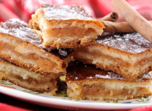 ODLIČNA ZA PONETI Sočna lenja pita sa jabukama bez masti!