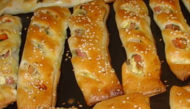 SLANO PECIVO Punjeni štapići su veoma ukusni i odlični za sve prilike