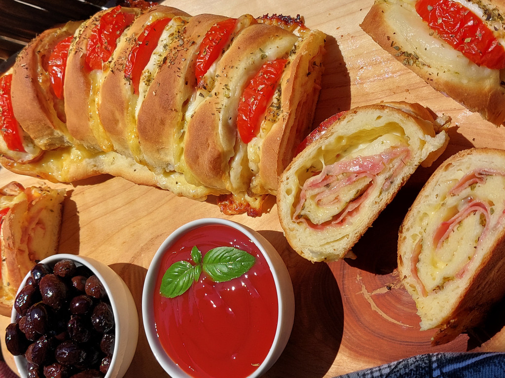 SLANI ROLAT Fantastično punjeno pecivo po receptu Dine Đekić koje će očarati svakog ko ga proba