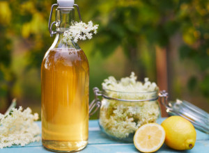 STARINSKI SOK Osvežavajući domaći sirup od zove po bakinom receptu