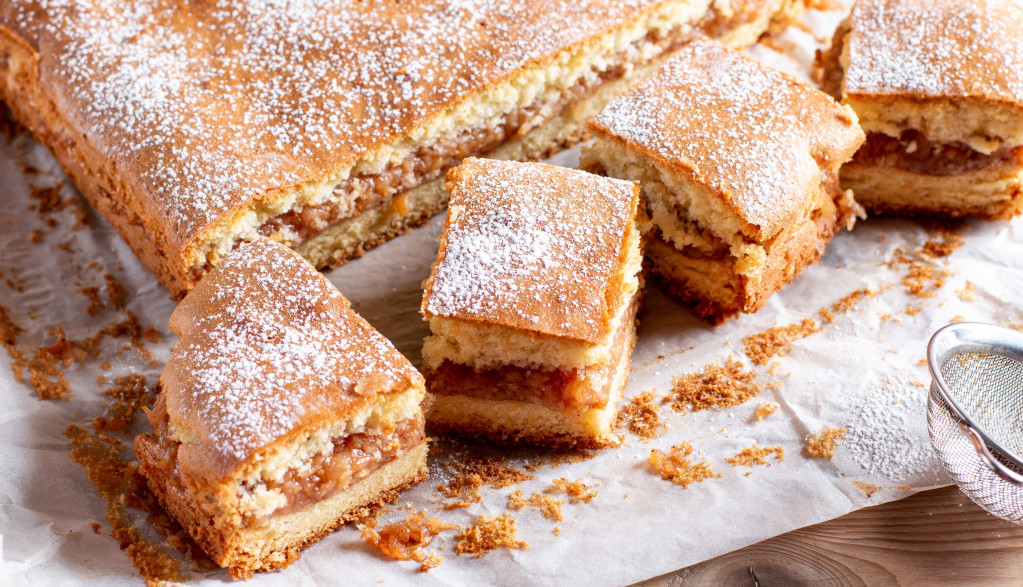 STARA POSLASTICA SVIMA OMILJENA Probajte ovaj recept na ČAŠE i lenja pita će vas mamiti da uzmete još!