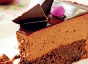 POSLASTICA KOJA SE NE PEČE Torta od tri sloja je pravi kremasti užitak