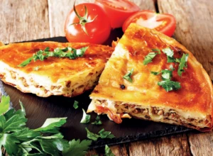 CEDI SE SA PRSTIJU Burek sa KOBASICOM ulepšaće vam ovo nedeljno jutro