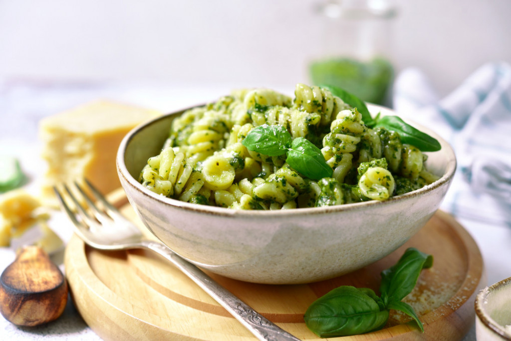 BRZI RUČAK Pasta sa gotovim pesto sosom biće na stolu za samo 10 minuta!