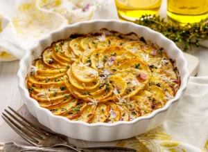 RUČAK IZ RERNE Spiralni mladi krompirići sa slaninom, svi će tražiti duplu porciju