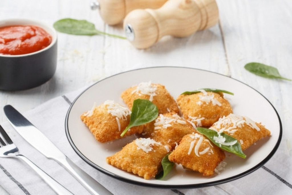 Ukoliko niste nikad probali hrskave ITALIJANSKE RAVIOLE pržene u ulju, sada je pravi trenutak za to!