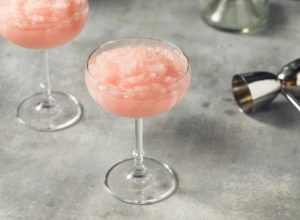 U SLAVU LJUBAVI Ukoliko ste ljubitelj koktela, pripremite ovaj nežni i neodoljivi FROZE