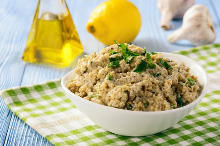Ne morate da putujete u Grčku, dovedite je u svoj dom s ovim tipičnim grčkim sosom od patlidžana po imenu MELITZANOSALATA