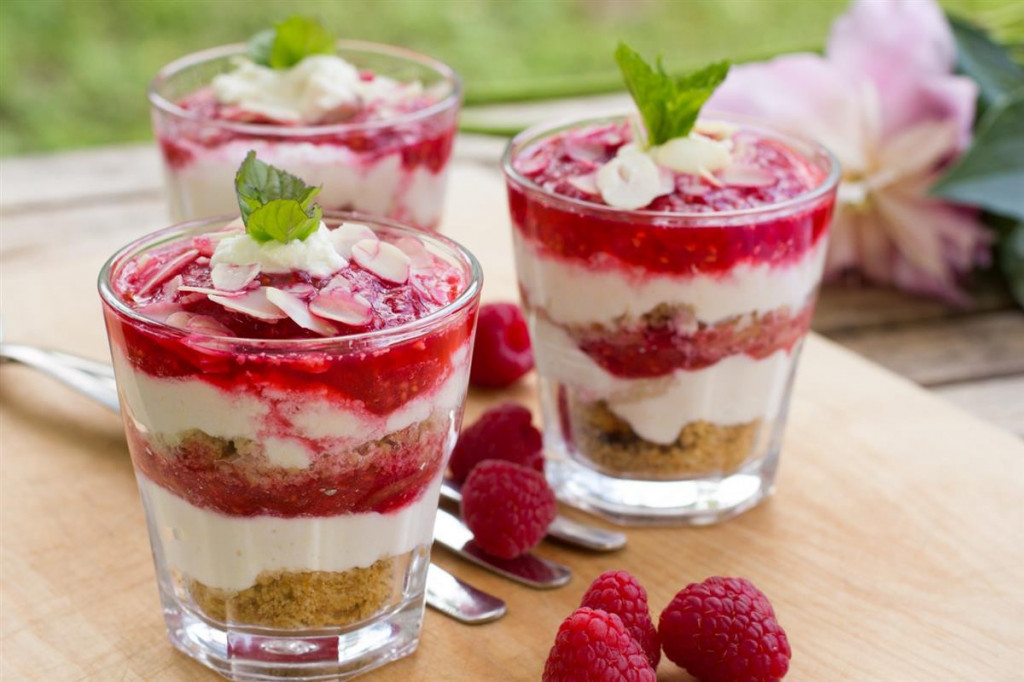BRZI DESERT Tiramisu s malinama u čaši, savršen izbor kada nemate vremena da pravite kolače