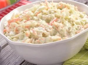 RECEPT KOJI ĆE VAS INSPIRISATI Ovu mlečnu salatu pravićete svaki dan jer je laka za pripremu
