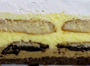 ČUVENA BINGO TORTA Tri vrste keksa, dva različita fila, plus šlag - ovo je kremasto savršenstvo od slatkiša!