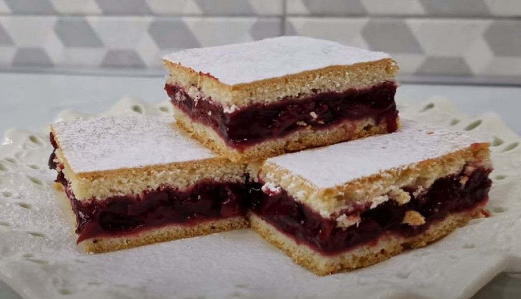 IZ BAKINOG KUVARA Lenja pita sa višnjama bez masti, savršena da se zasladite za vikend
