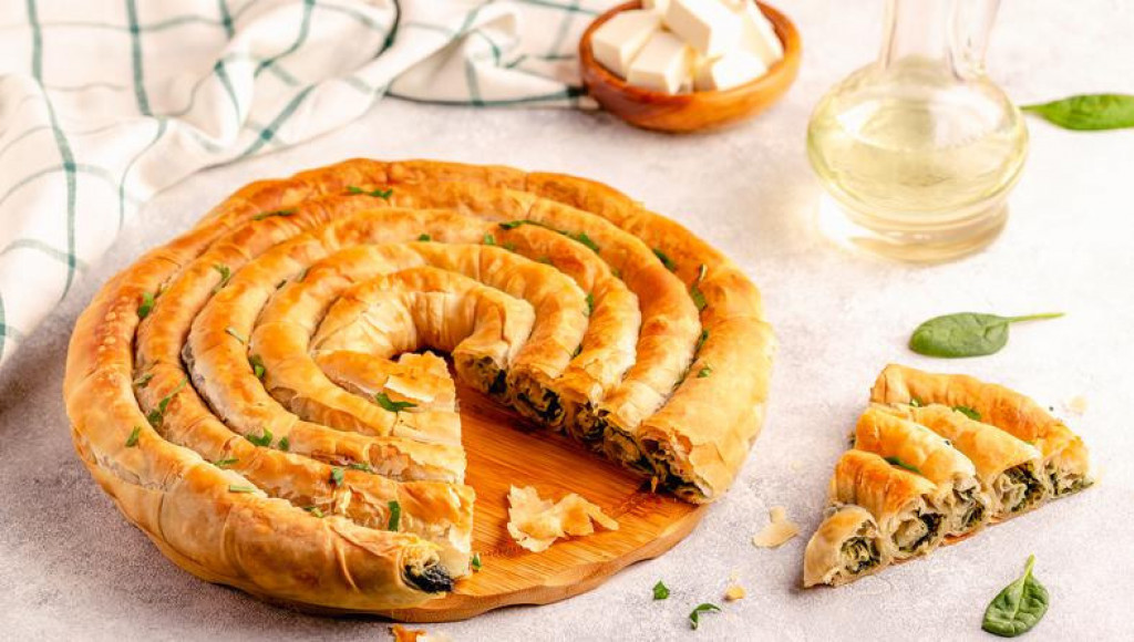 OD TRIGLAVA DO ĐEVĐELIJE Najbolji recept za tradicionalnu pitu zeljanicu spolja hrskavu unutra presočnu