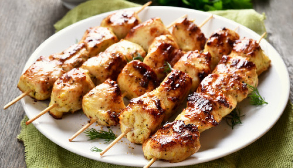 PILEĆI ŠIŠ KEBAB Nije teška priprema,a svaki zalogaj je sve bolji