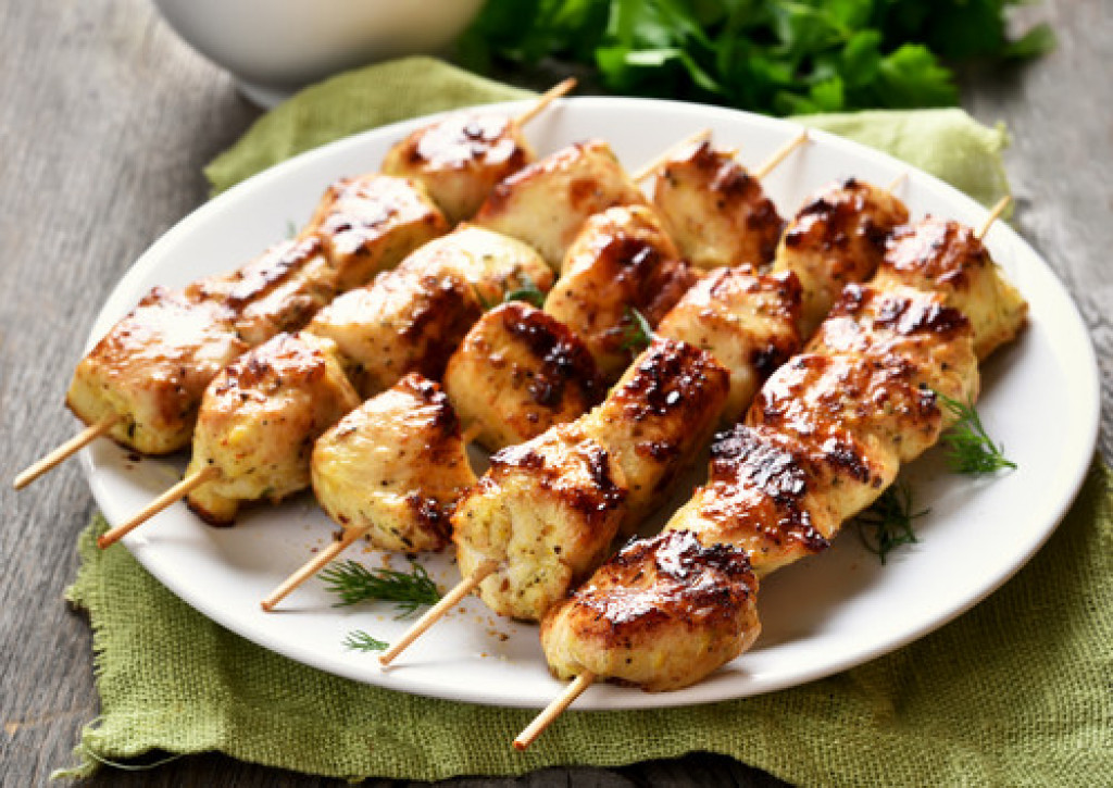 PILEĆI ŠIŠ KEBAB Nije teška priprema,a svaki zalogaj je sve bolji