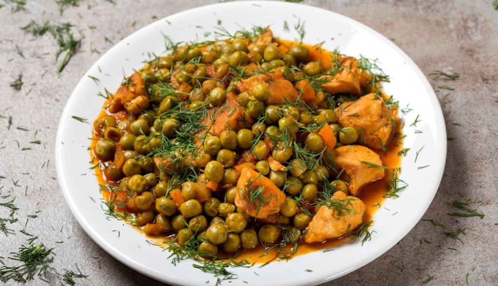ZDRAV RUČAK Najukusniji recept za čorbasti grašak sa piletinom i krompirom