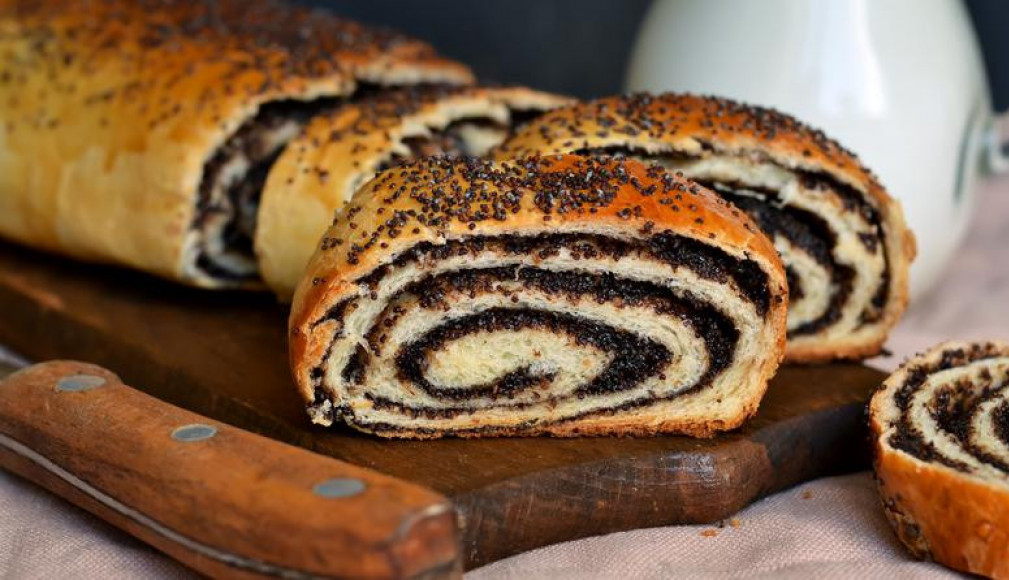 BAKINA ŠTRUDLA Makovnjača meka kao duša, kad počneš da jedeš ne možeš da staneš!