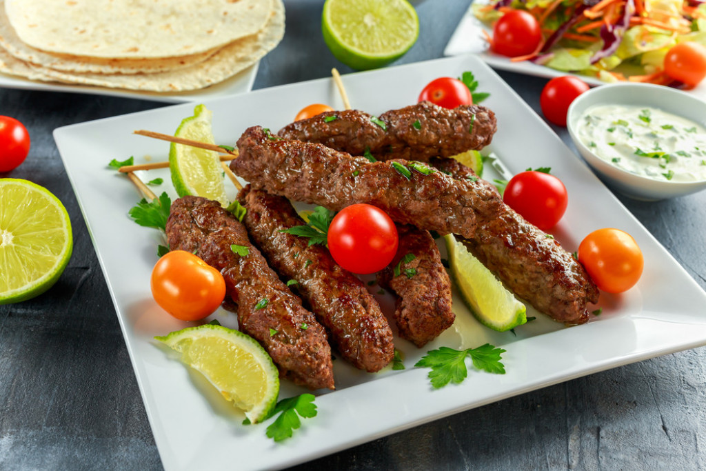 ĆEVAPI IZ RERNE Ne morate da stojite pored šporeta, a veoma su sočni i ukusni kao sa roštilja!
