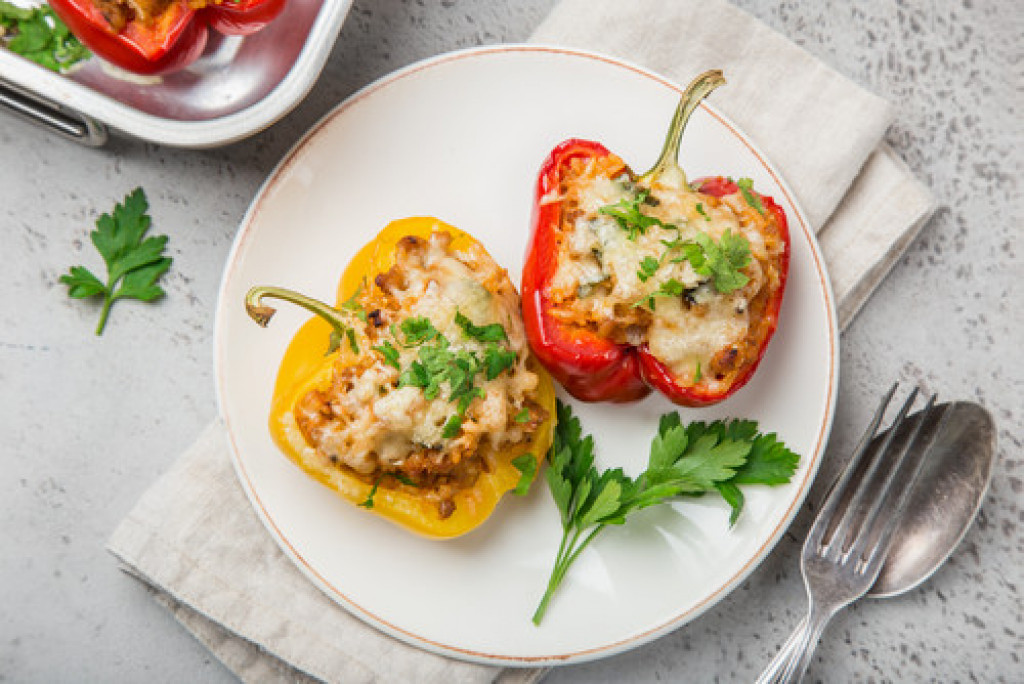 SUPERBRZ RUČAK Iskoristite sezonu paprika i ajvara da napravite ove preukusne punjene lepotice