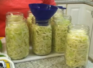 KISELI KUPUS U TEGLI Lako se priprema, ukusan i pun je vitamina, a na dohvat ruke
