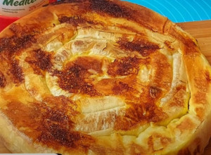 SAVRŠEN OBROK ZA CELU PORODICU Pita od sira i griza po baka Jelinom receptu