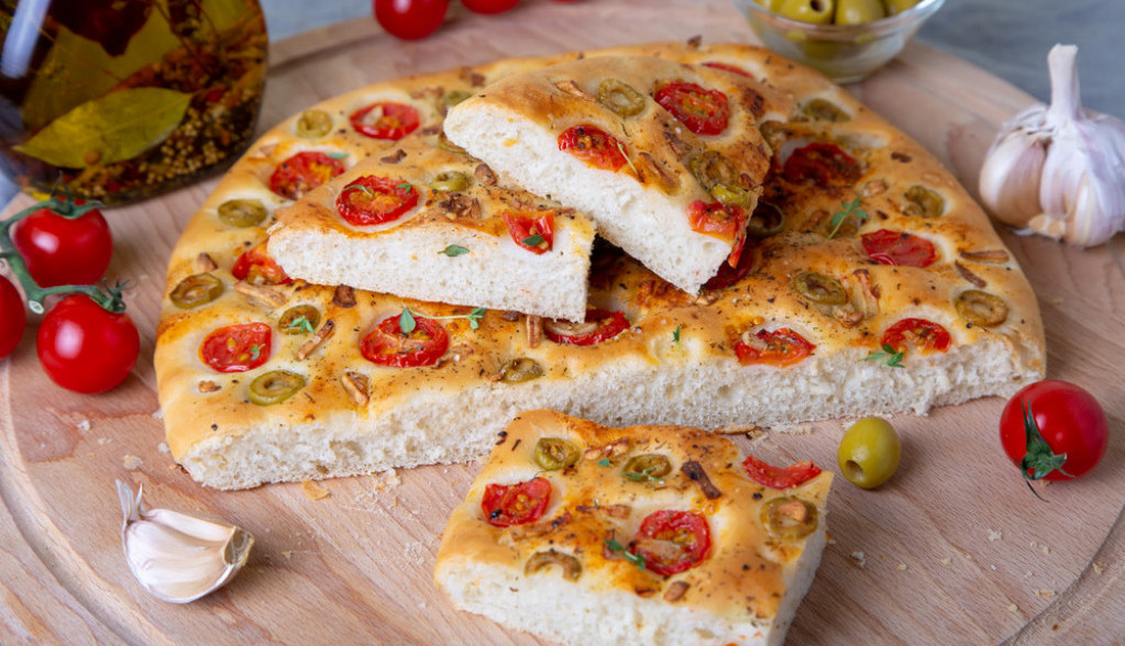 LIČI NA PICU, ALI NIJE Fokača je italijanska pogača, idealna za doručak ili večeru