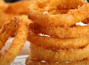 ONION RINGS Pohovani kolutići od luka, gotovi su za čas, a preukusni