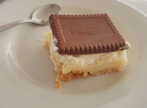 POSNA KREMPITA Osvaja na prvi zalogaj, savršeno mekana i slatka