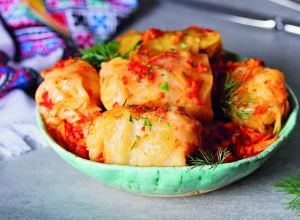 DODAJTE OVO U SARME Biće sočne i slasne, recept iz 1952.godine oduševio domaćice na mrežama